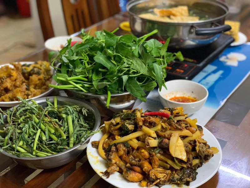 Lẩu ếch Lee Tống