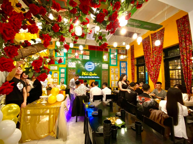 lẩu ếch được chế biến bởi bàn tay của vị đầu bếp đã có hơn 30 năm kinh nghiệm