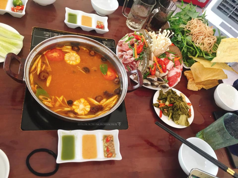 Nhà hàng AMIS Hotpot & Grill