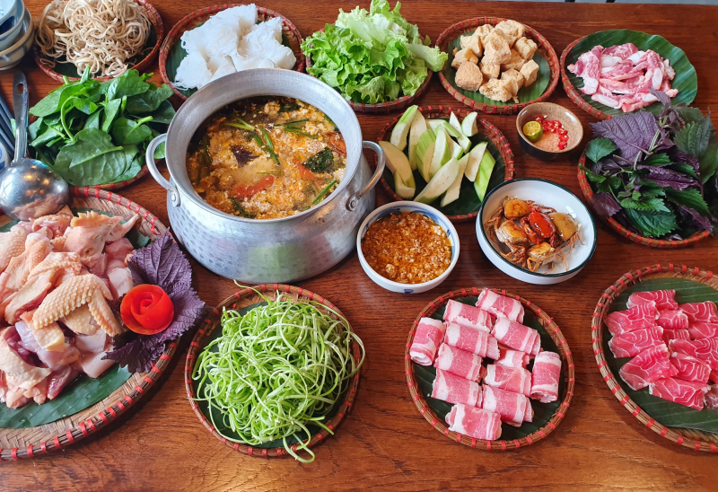 Lẩu Bà Thúy - Ngoại Giao Đoàn