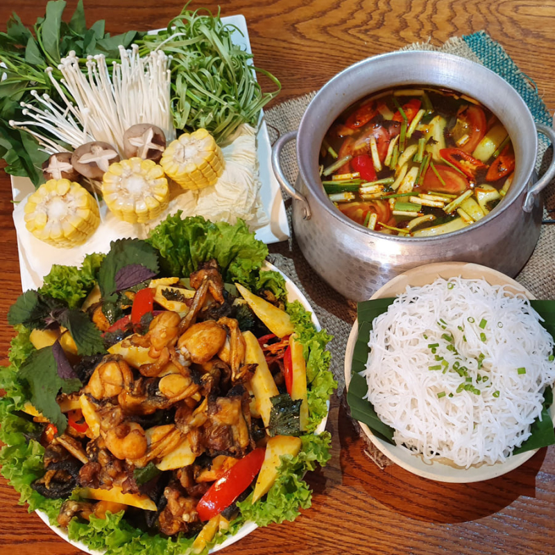 Lẩu Bà Thúy - Ngoại Giao Đoàn