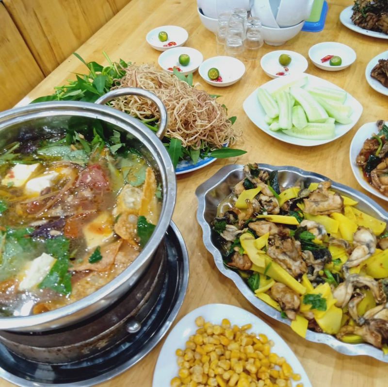 Lẩu Ếch, Gà - Dũng Thuận