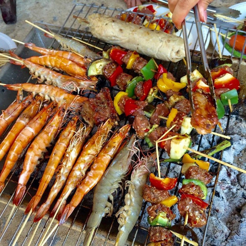 Phố lẩu Phó Đức Chính