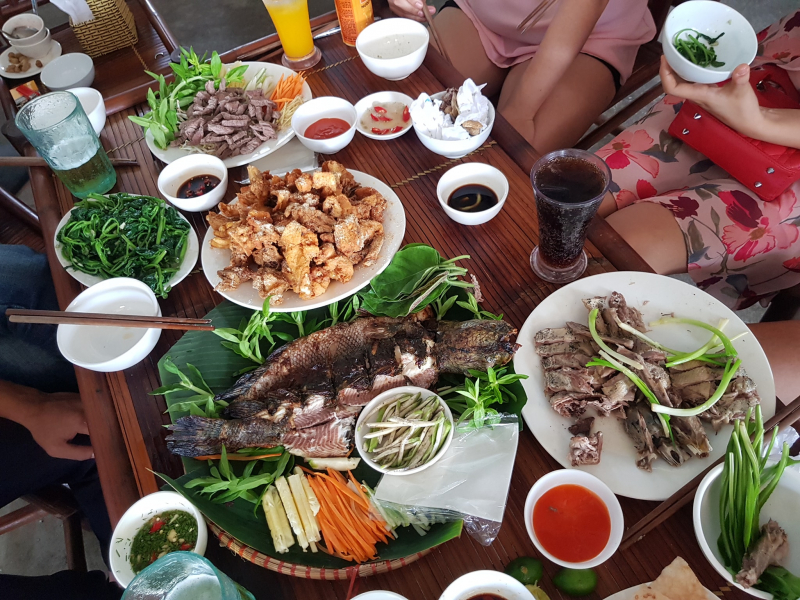 Quán Hùng Râu