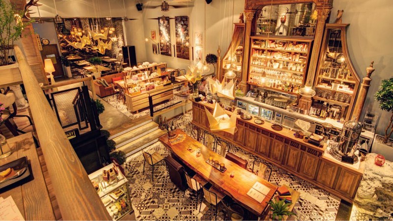 Bên trong Runam Bistro Nha Trang