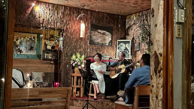 Cafe Guitar Mộc Căn Nhà Xưa