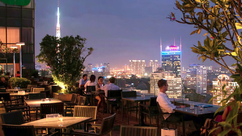 Shri - Rooftop Restaurant & Lounge