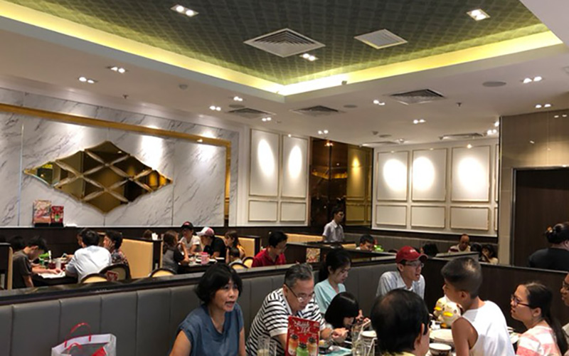 Không gian quán MK Restaurant