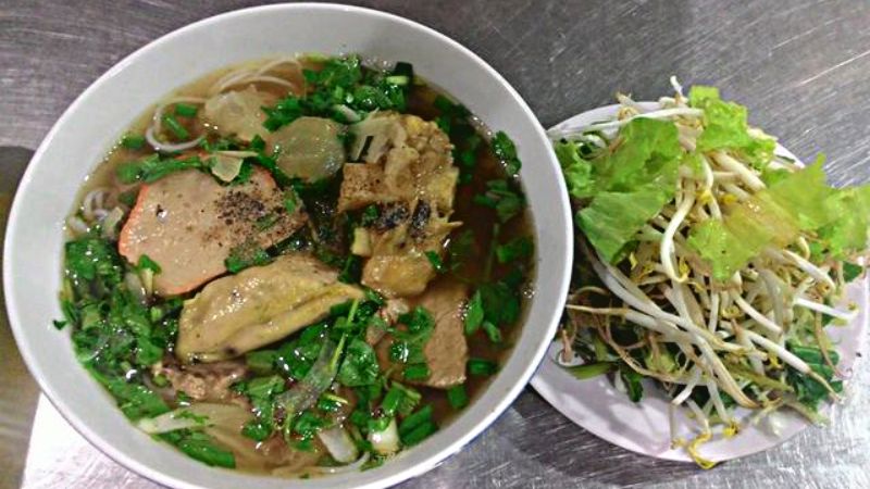 Bún sườn mọc Khải Dung